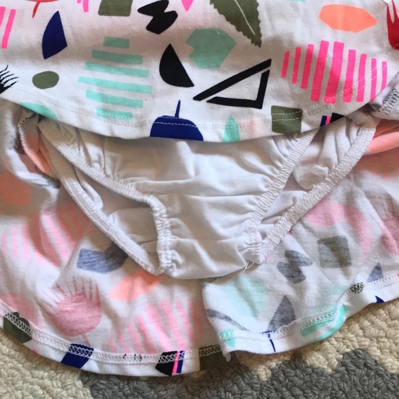 Okie dokie bundle 2 body suits and 1 skirt - Picture 7 of 8